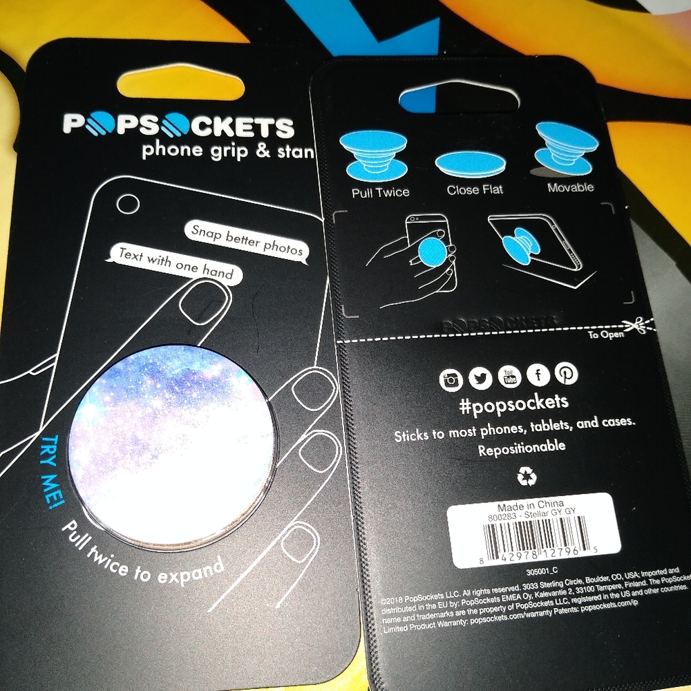 Two Popsockets